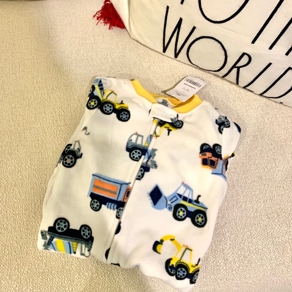 Cater’s baby onesie 18m. Brand new.